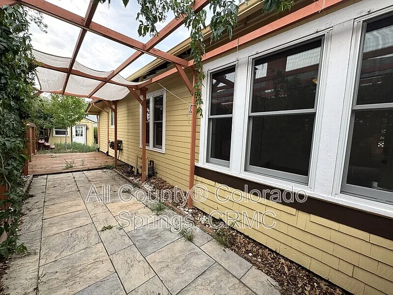 219 E Jefferson St — Photo 21