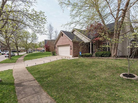 3rd image of 888 Burkewood Dr