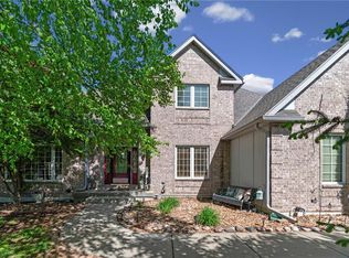 15733 Pine Cir, Basehor, KS 66007