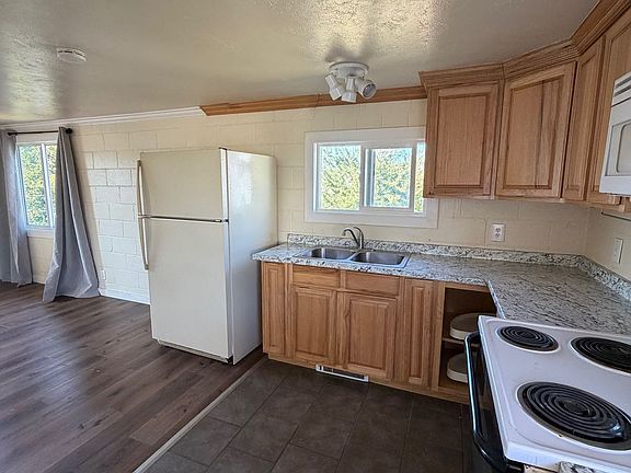 2nd image of 406 6th St