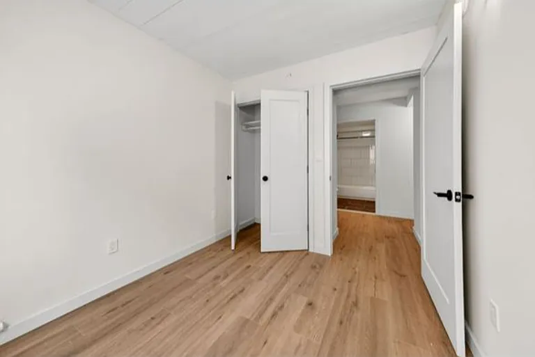 1824 Anthony Ave — Photo 2