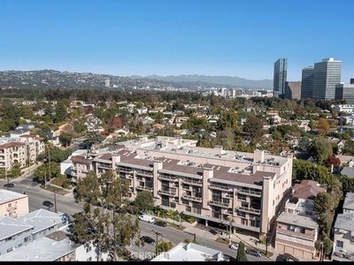 1520 S Beverly Glen Blvd APT 301, Los Angeles, CA, 90024