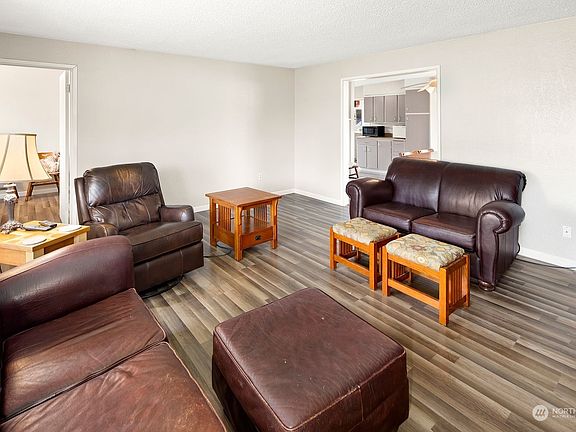 4th image of 2608 Hartford Drive