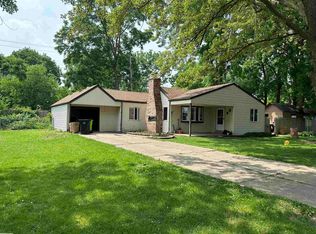 27301 Beechurst St, Roseville, MI 48066