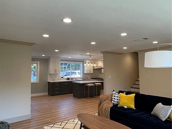 4th image of 3442 E Acridge Dr