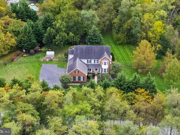 39753 Quarter Branch Rd, Lovettsville, VA 20180