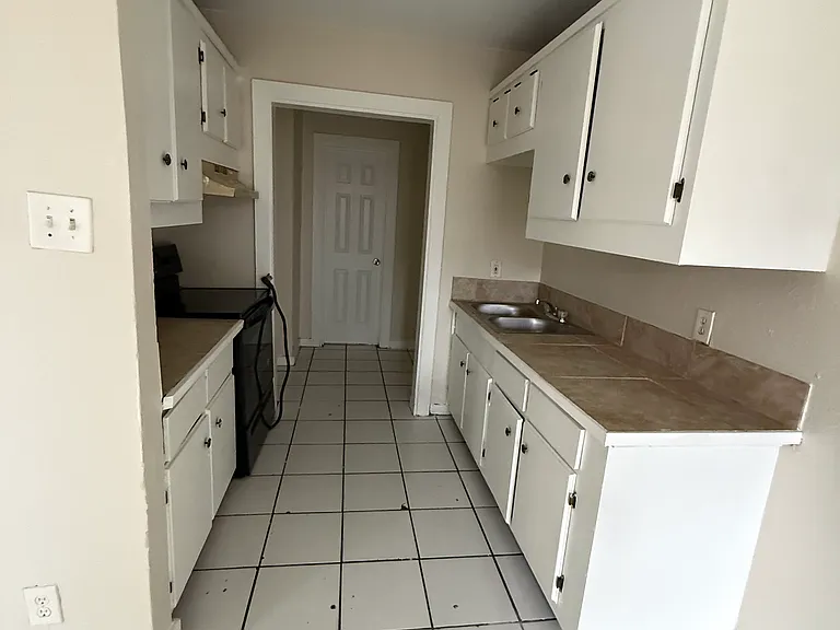 209 E Washington Ave #2 — Photo 6