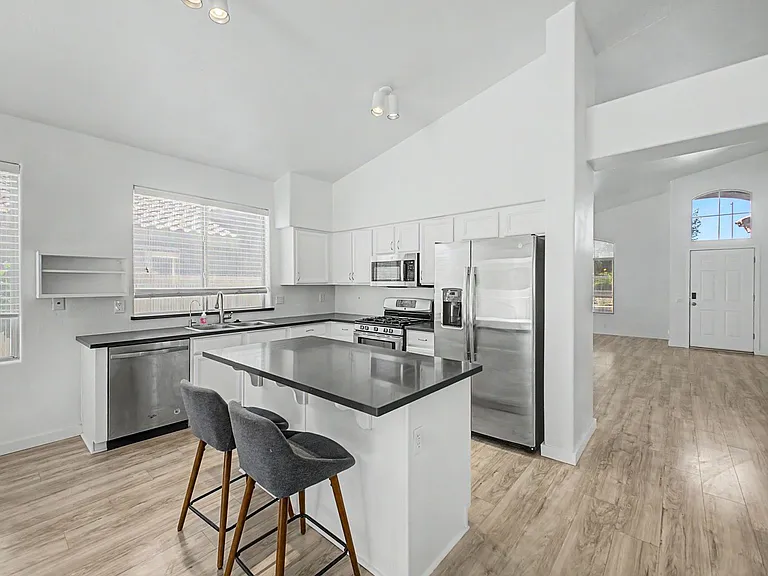 7251 E Lakeview Ave — Photo 12