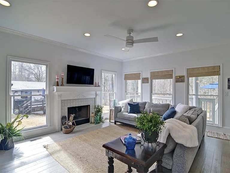 Merritt Dr — Photo 6