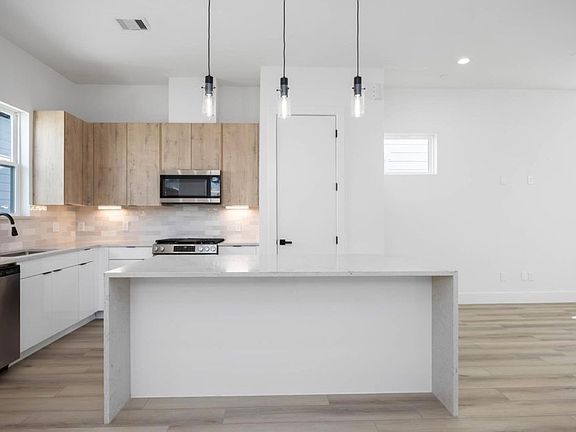 3rd image of 6737 Peerless St #A
