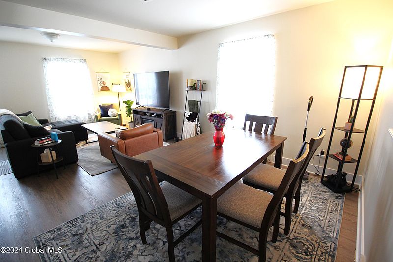 4th image of 139 Fonda Road