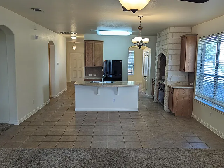 211 Arrowhead Trl — Photo 2