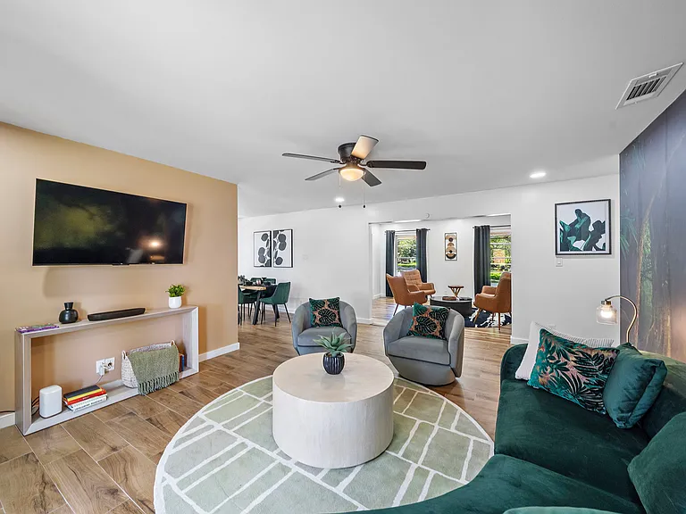11018 Endicott Ln — Photo 9