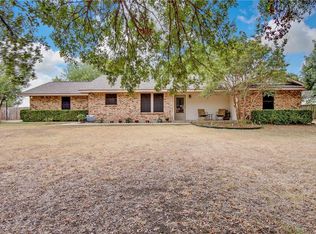 4222 Oak Hollow Dr, Midlothian, TX 76065