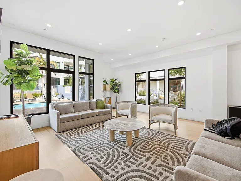 399 E Del Mar Blvd #103 — Photo 39