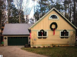 2875 Neahtawanta Rd, Traverse City, MI 49686