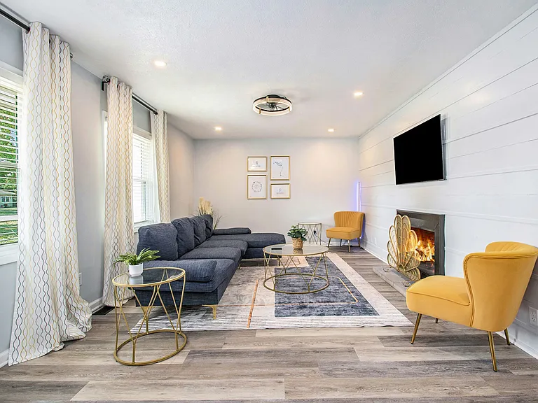1160 Helmen Dr — Photo 6