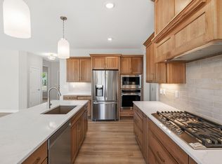 17924 Headwaters Dr, Lakeville, MN 55044