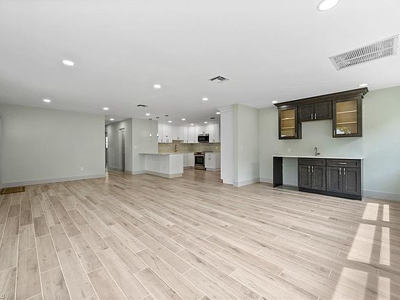 5th image of 1268 14th AVE N