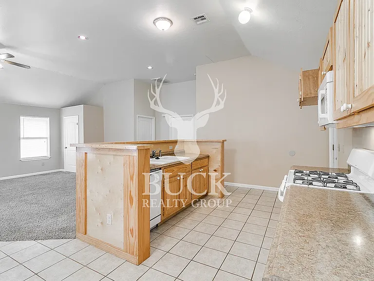 1201 Stansell Dr — Photo 10