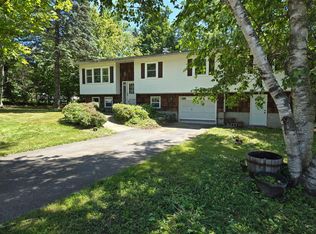 192 Lea Dr, Williston, VT 05495