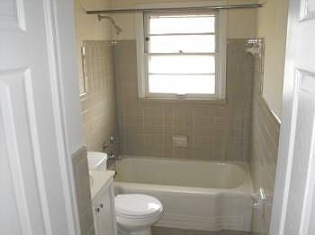 5th image of 932 Drummond Dr
