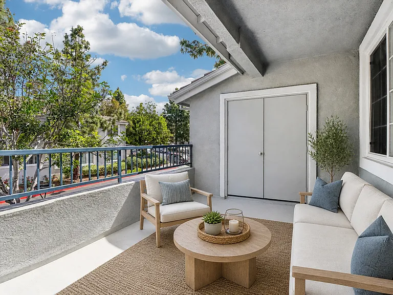 Creek View Condominiums — Photo 6