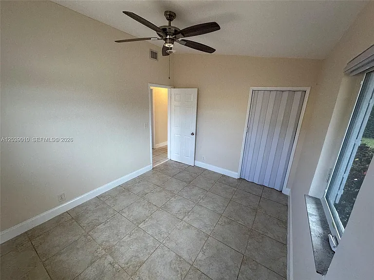 4410 SW 39th St — Photo 18