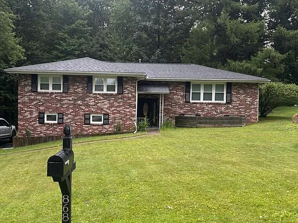 868 White Farm Rd, Indiana, PA 15701