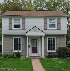1381 Brys Dr, Grosse Pointe Woods, MI, 48236