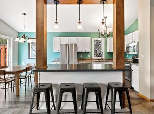 6519 Upper 14th St N, Oakdale, MN 55128