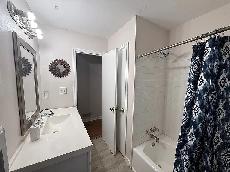 2652 Winthrop Rd — Photo 18