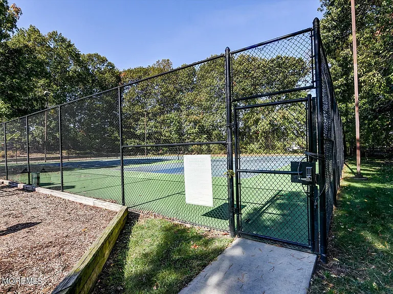 80 Bradford Ct — Photo 10