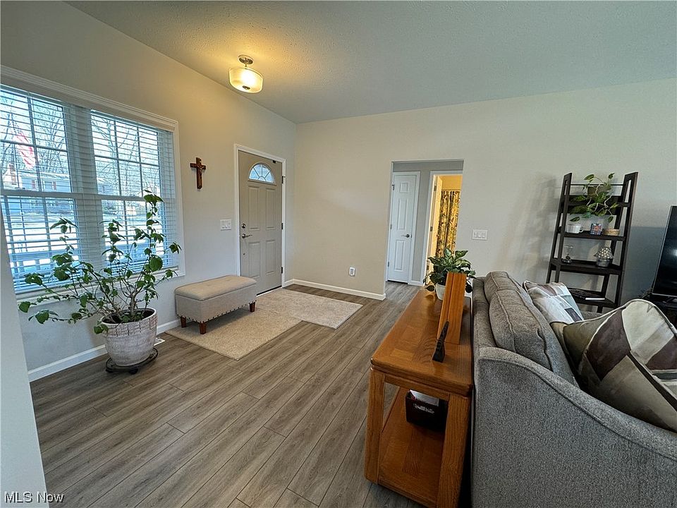 6341 Dawson Blvd, Mentor, OH 44060 Zillow