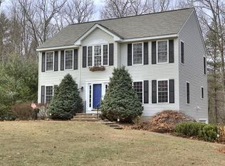 9 Mitchell Pond Rd, Windham, NH 03087