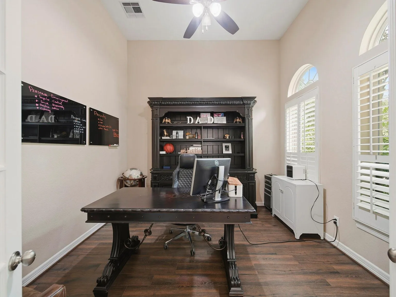 4 bed, 3.5 bath, 3810 sqft, $4,500 — Photo 4