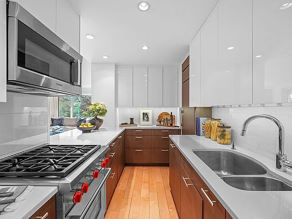 5th image of 1050 5th Ave APT 2E