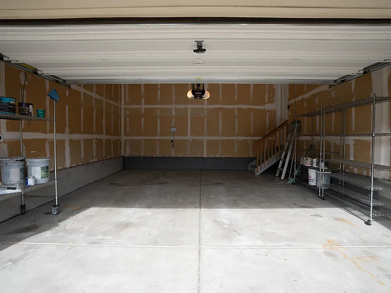 Oversized 2 car garage