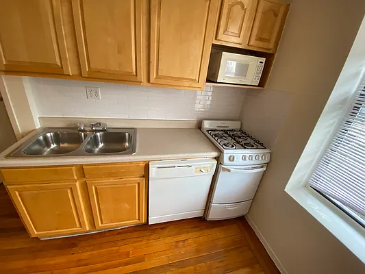 Rented by Level Group | media 27