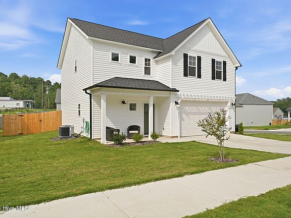 3rd image of 621 Chambers Drive