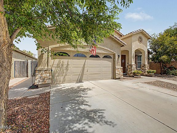 2nd image of 43186 W LINDGREN Drive