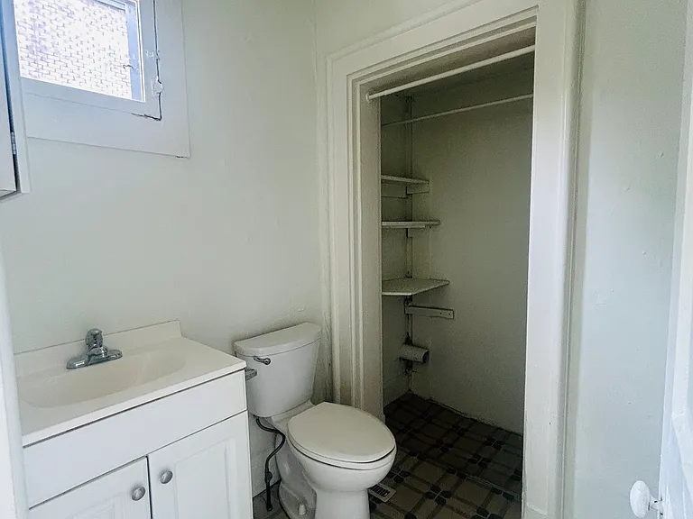 313 W Pike St #101 — Photo 7