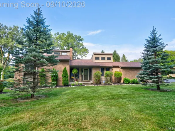 2363 N Linden Rd, Flint, MI 48504