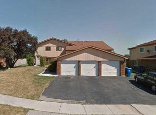 682 Morningside Ct, Roselle, IL 60172