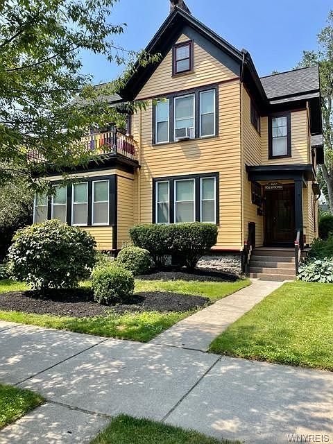 1st image of 180 Richmond Ave #1