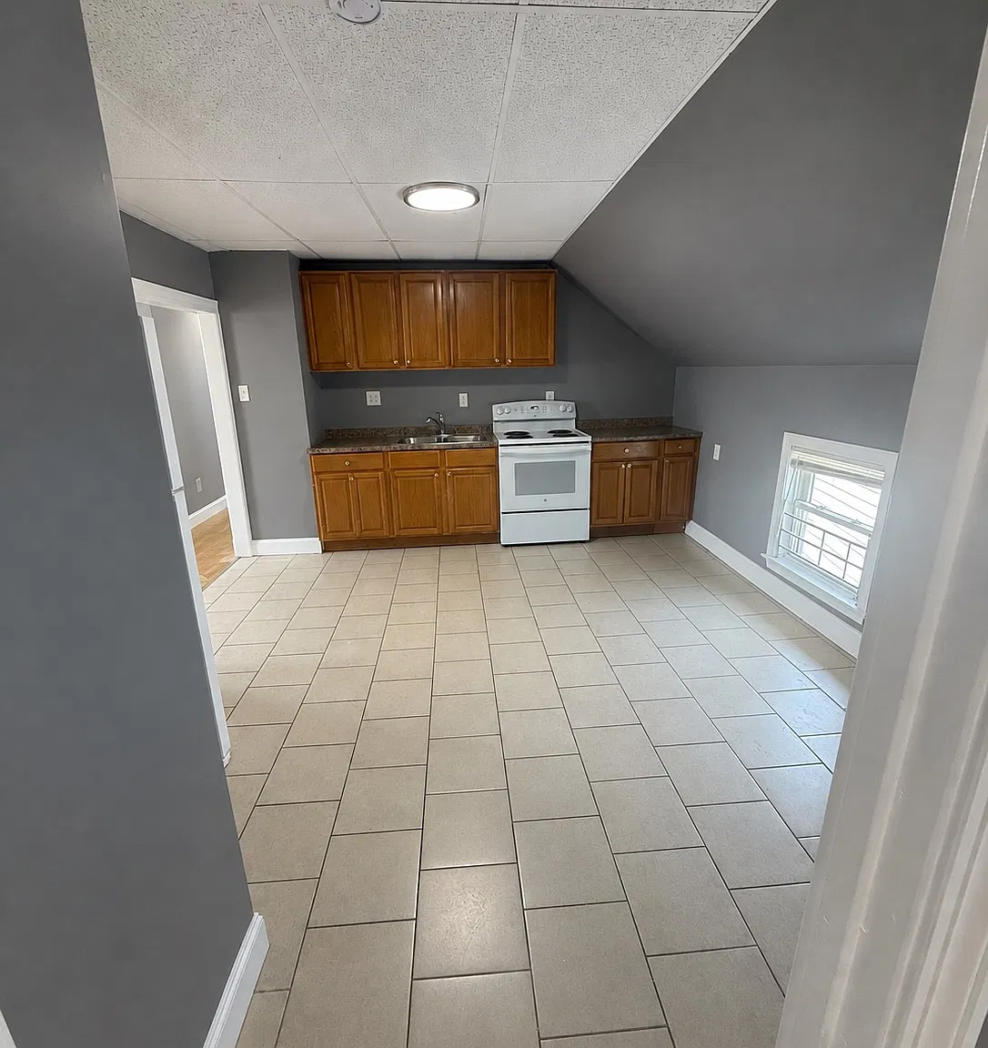 3 bed, $1,750 — Photo 2