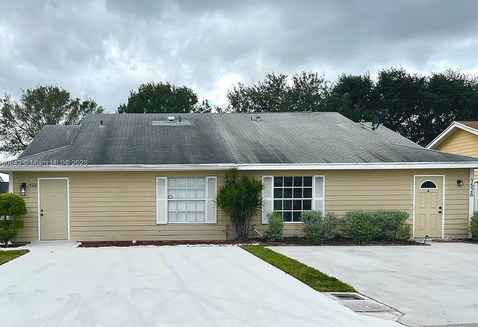 1st image of 1522 Royal Forest Ct