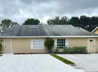 1522 Royal Forest Ct, West Palm Beach, FL 33406