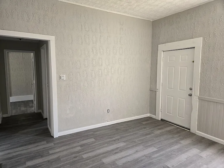 3912 Archwood Ave #1 — Photo 4