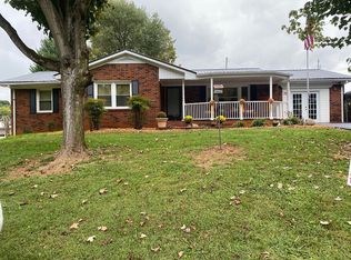 1100 Olympus Dr, Byrdstown, TN 38549